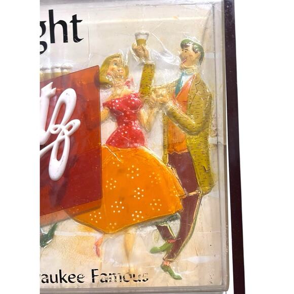 Vintage 1957 SCHLITZ “On Draught” 3D Beer That Made Milwaukee Famous Bar Sign - Picture 6 of 14
